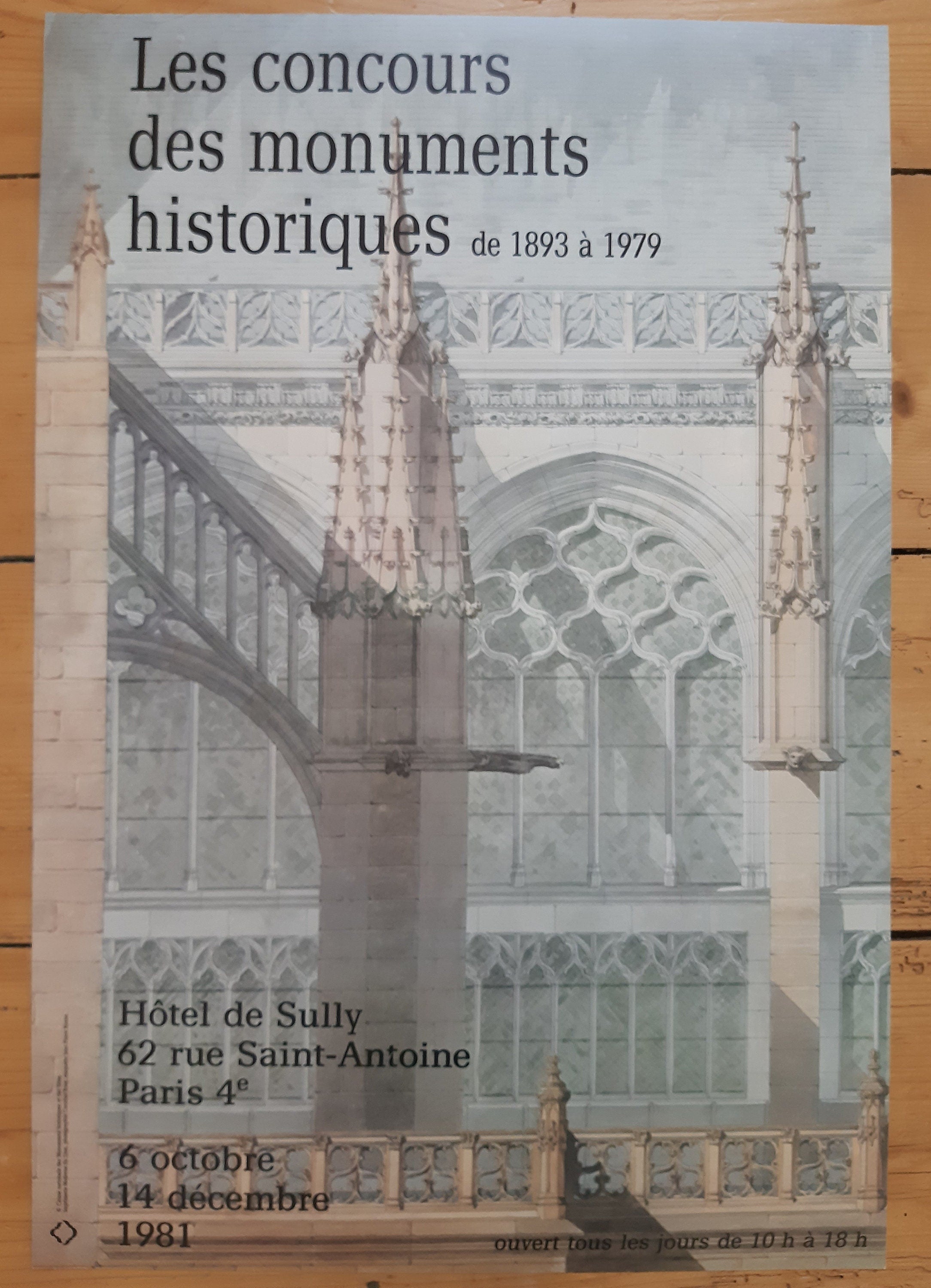 Ausstellungsposter zur historischen Architektur von Notre Dame Paris – 35,5 × 59 cm (14,0 × 23,2 Zoll)