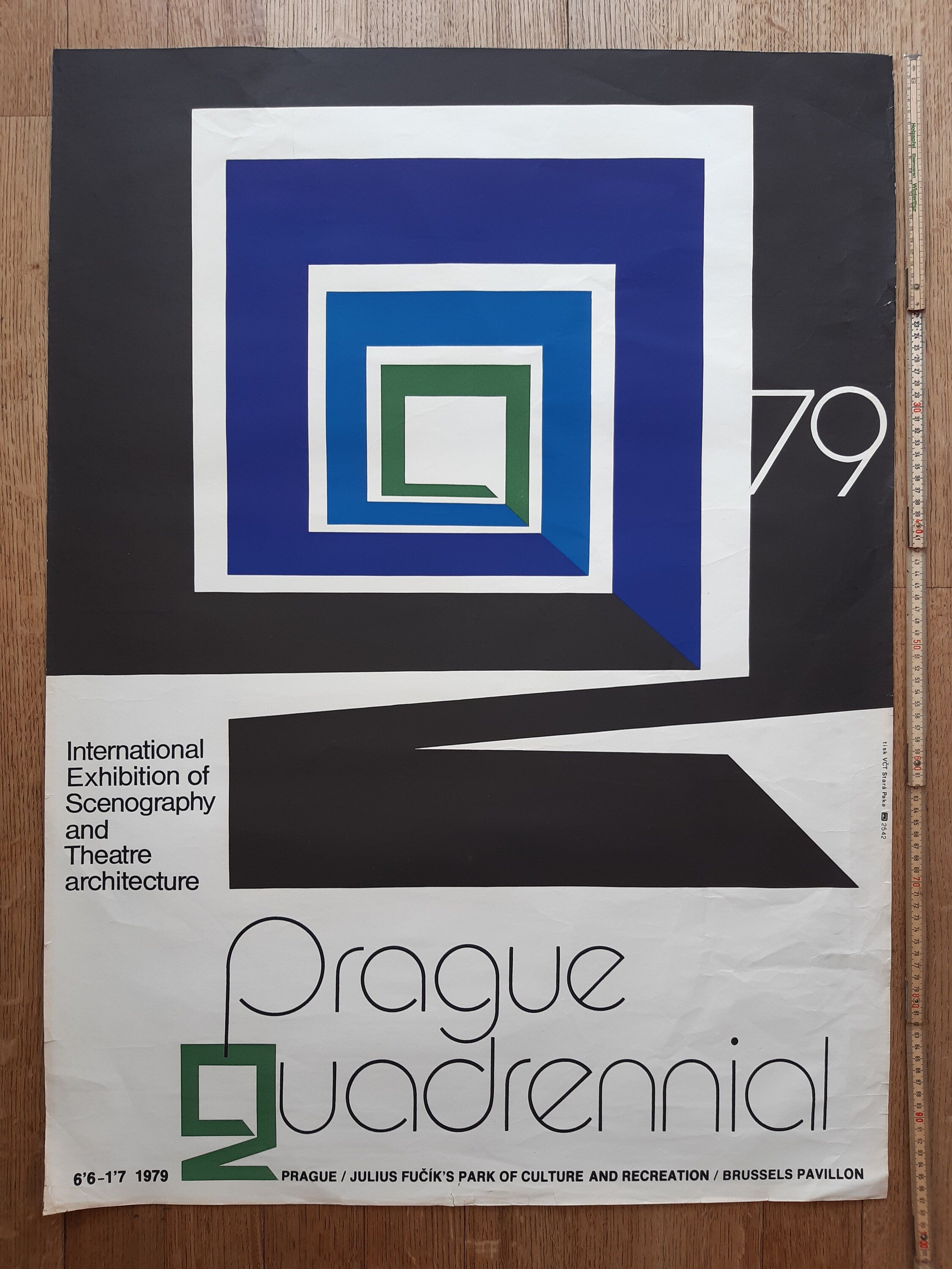 Prager Quadriennale Originalkunstposter – 71,5 cm × 97,5 cm